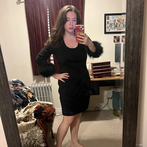 Black feather sleeved Calvin Klein feather dress. - Picture 5 of 6